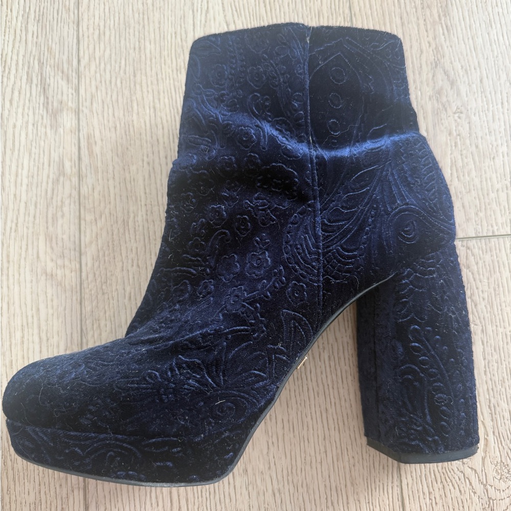 Kensie Emeline velvet booties - Navy